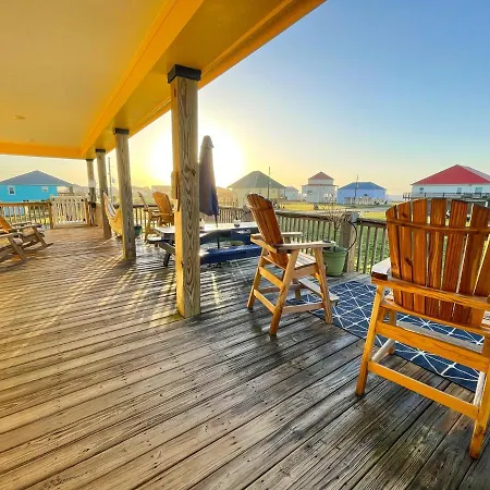 Laidback, Spacious Luxury With Hot Tub, Fully Stocked And Private Beach Access
